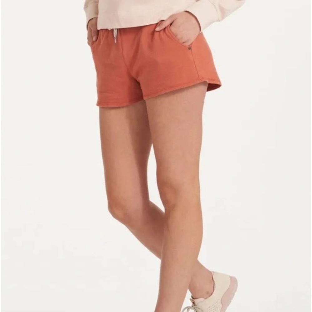 NWT Vuori Sunnyside shorts | Cinnamon | Size Medium